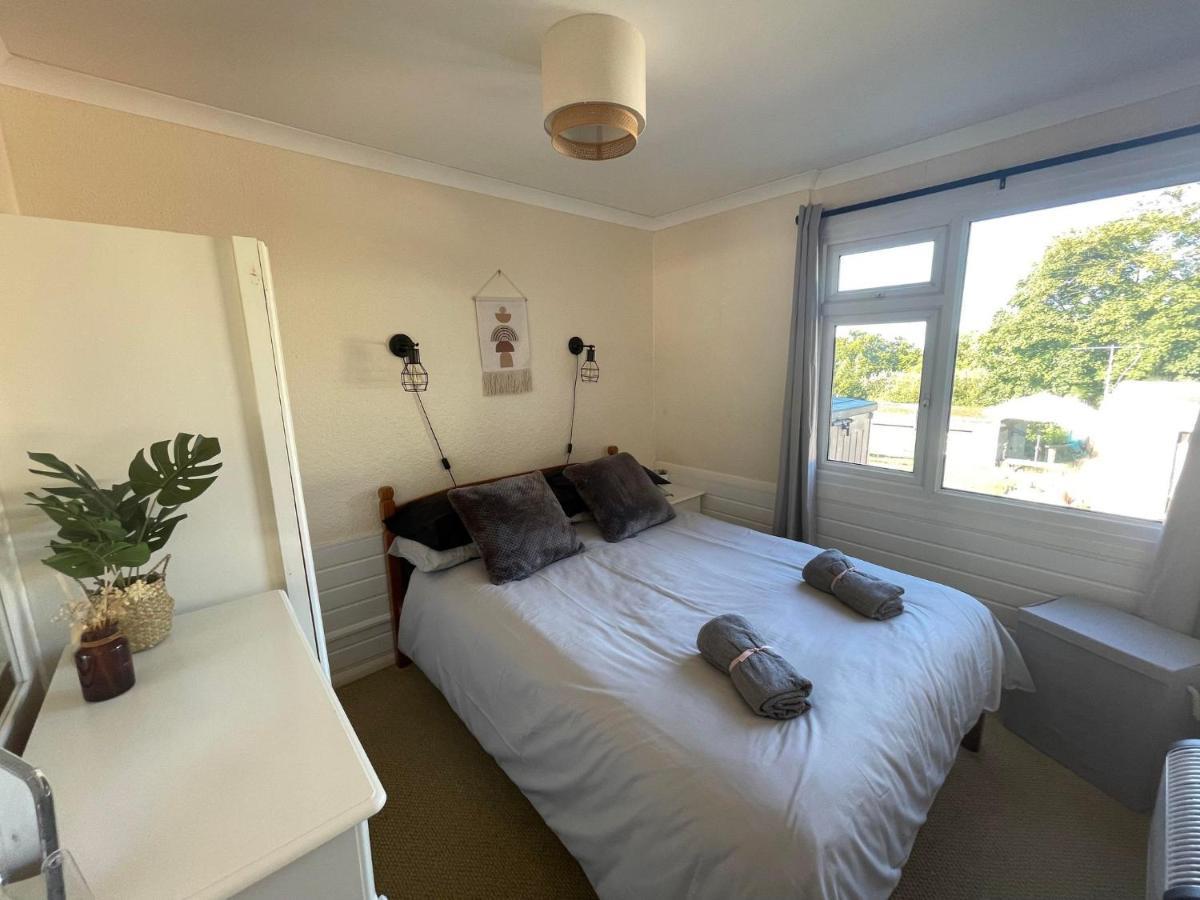 2 Bedroom Holiday Chalet Near Bude Kilkhampton Екстериор снимка