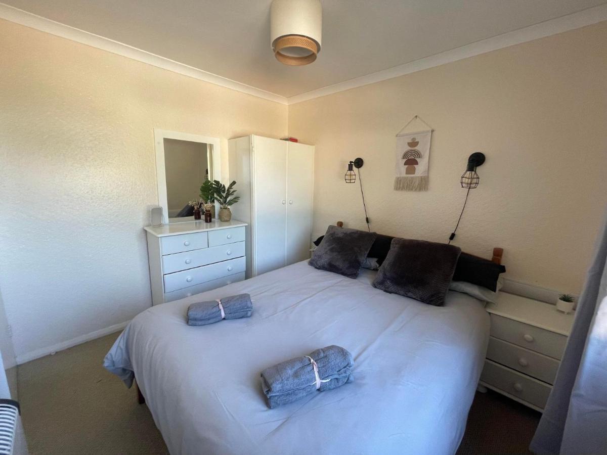 2 Bedroom Holiday Chalet Near Bude Kilkhampton Екстериор снимка